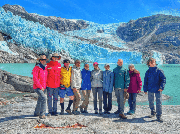 laguna san rafael y glaciar los leones
